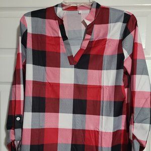 Plaid top with adjustable sleeves